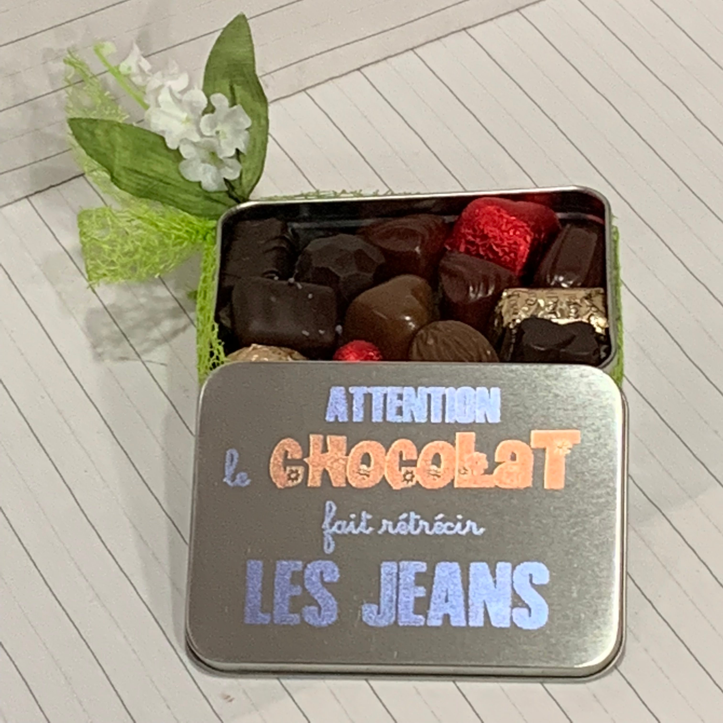 BOITE A MESSAGE garnie de chocolats