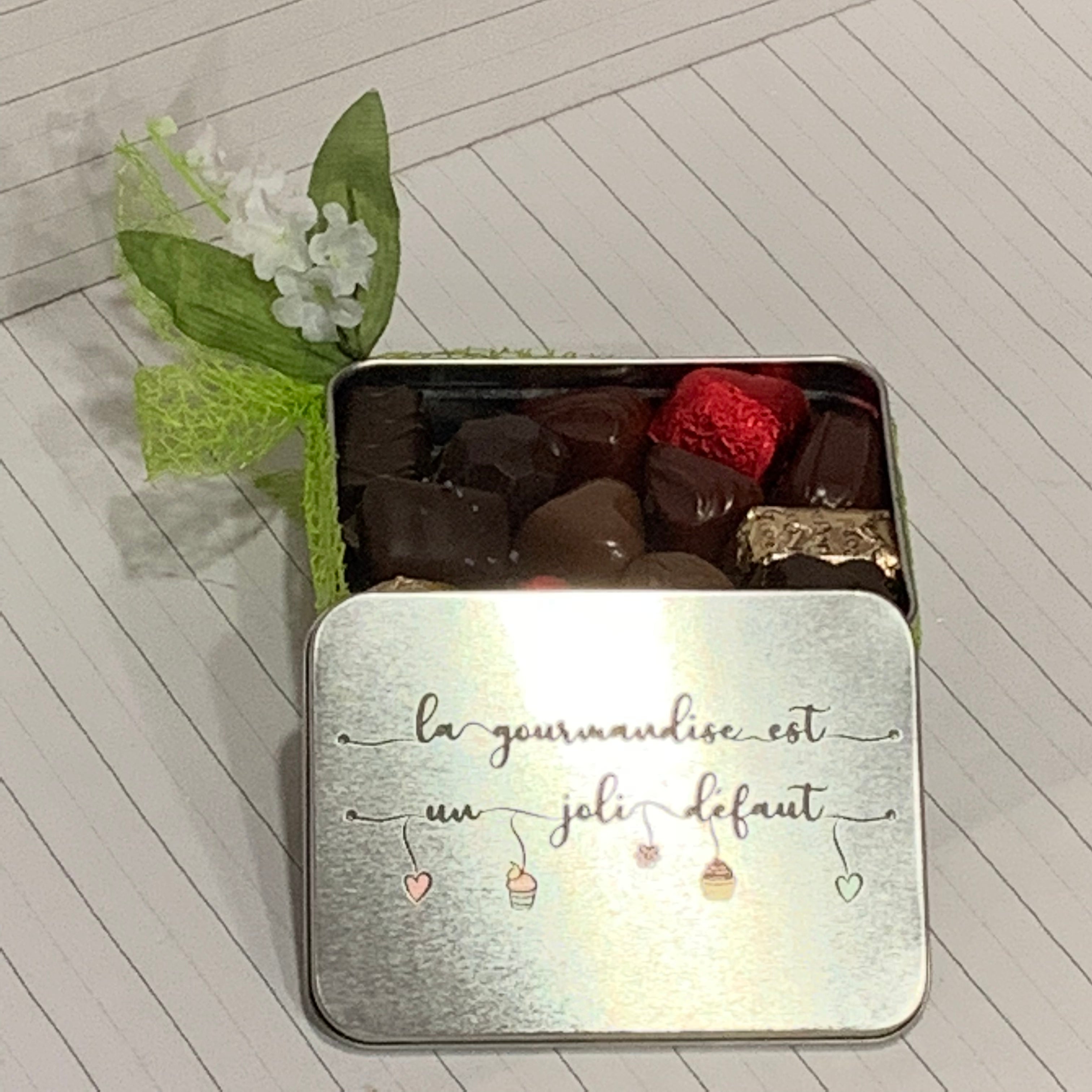 BOITE A MESSAGE garnie de chocolats
