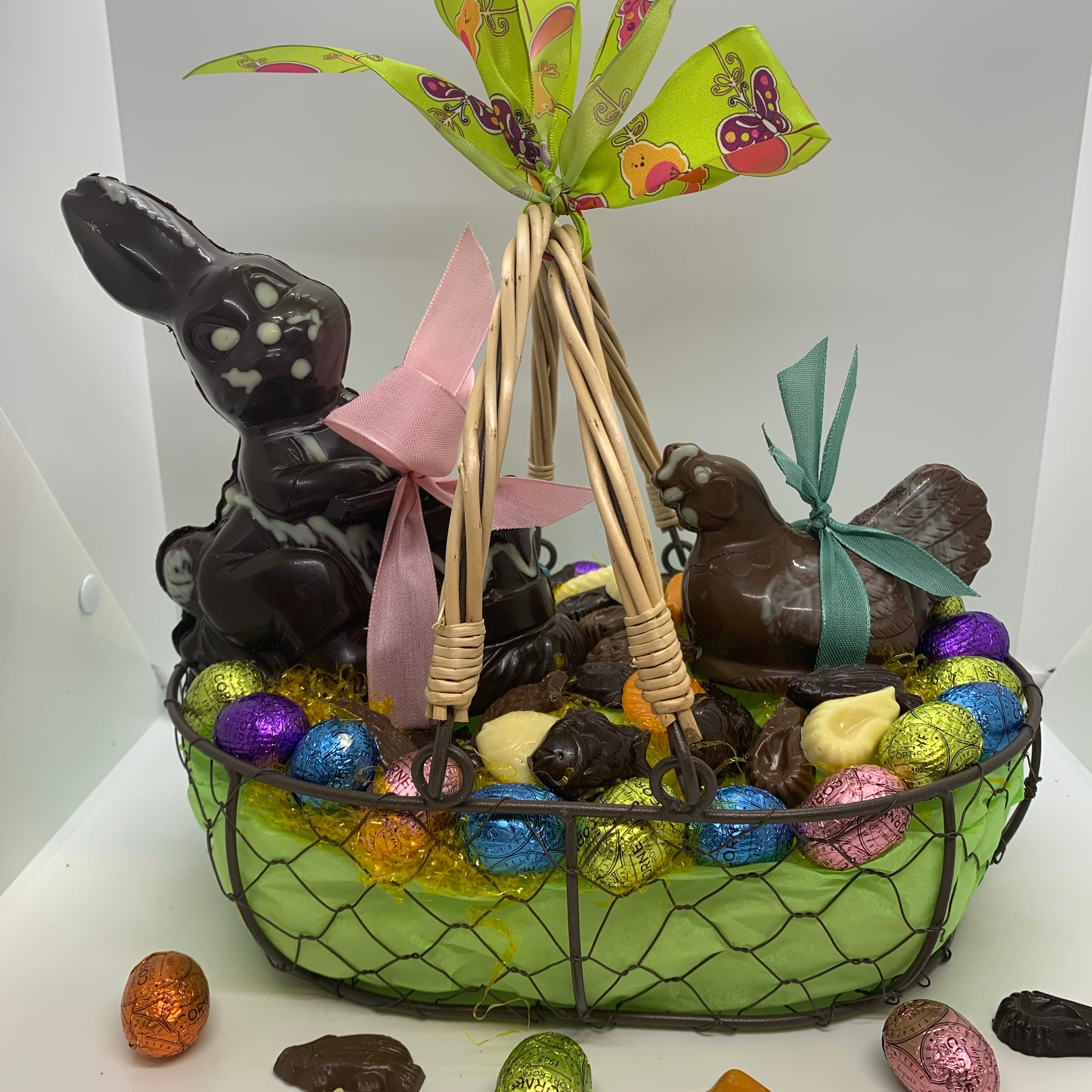 Panier grillage garni avec 700 grs de chocolat