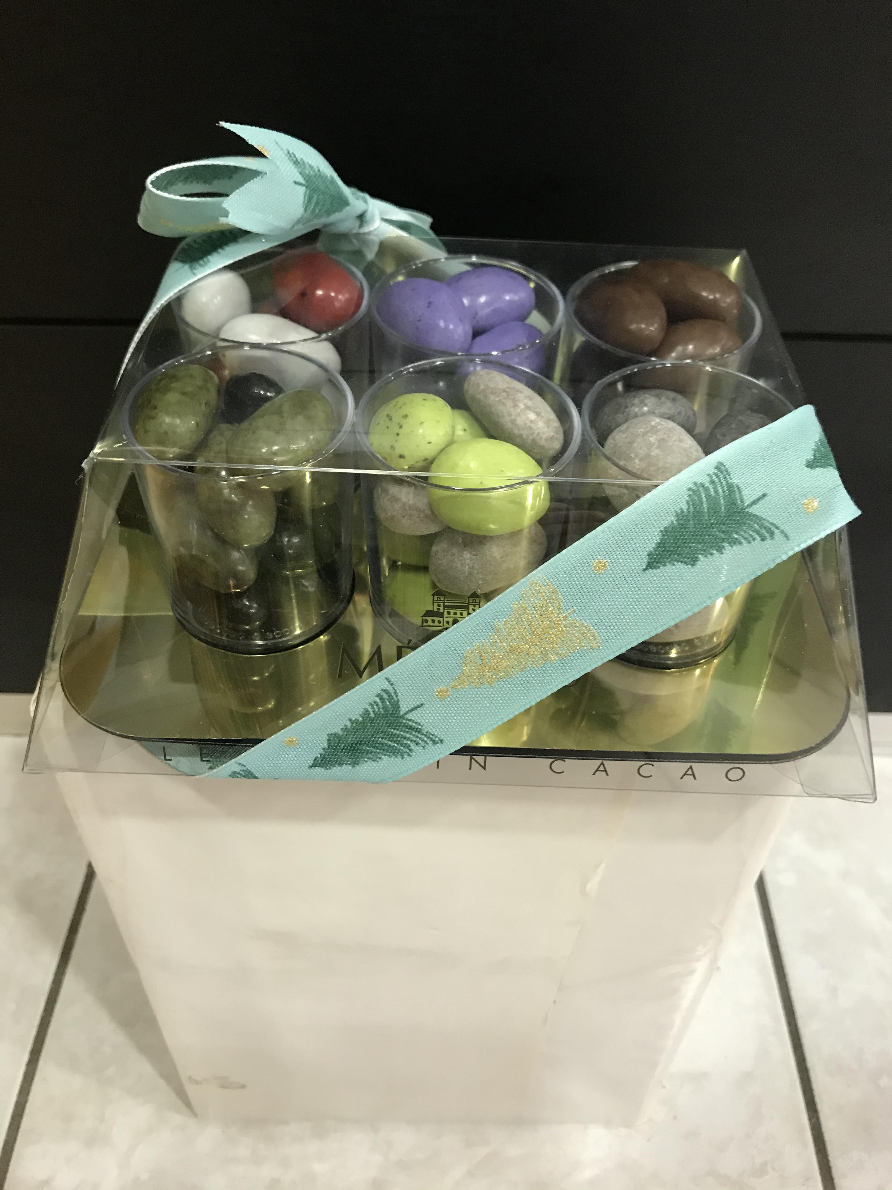Plateau d'amandes chocolatées variées