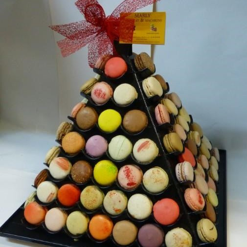 LES MACARONS DE FREDERIC EN PYRAMIDES **uniquement sur commande**